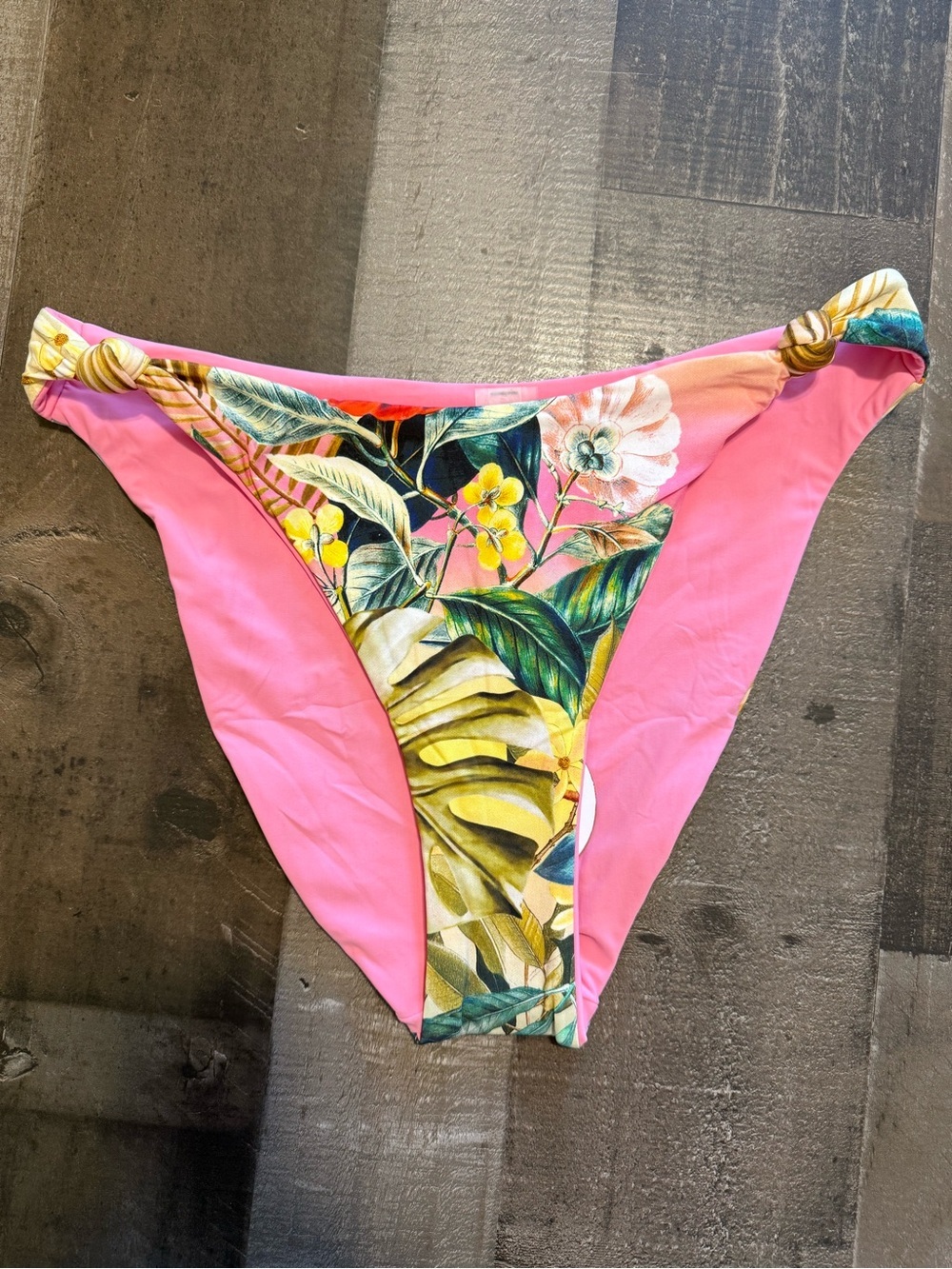 NWT PQ Reversible Floral Knot-Side Bikini Bottom - Pink size Medium
